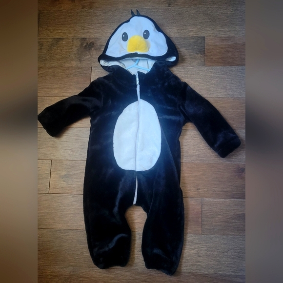 Unisex Baby Halloween Costume - Penguin - One Piece Romper - Size 5-11 months - Picture 2 of 4